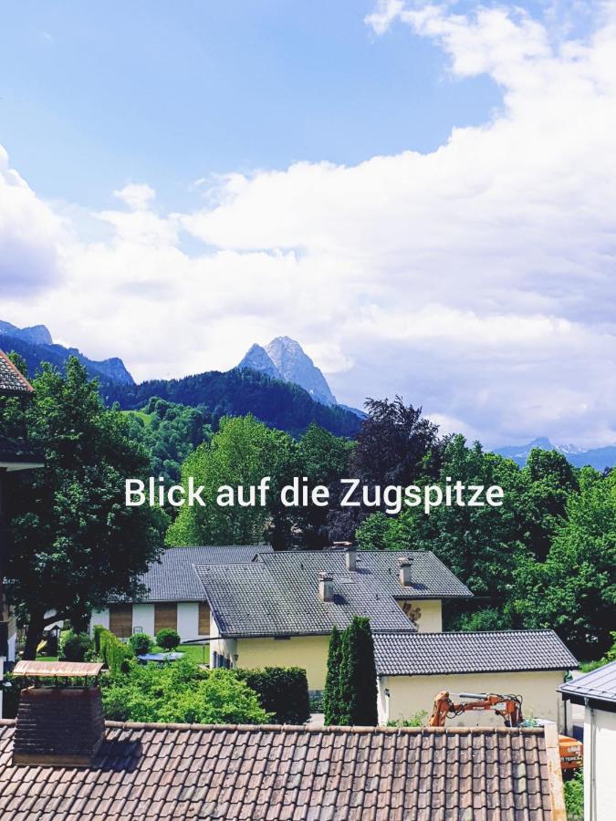 Gaestehaus Am Riedweg Garmisch-Partenkirchen Exterior photo
